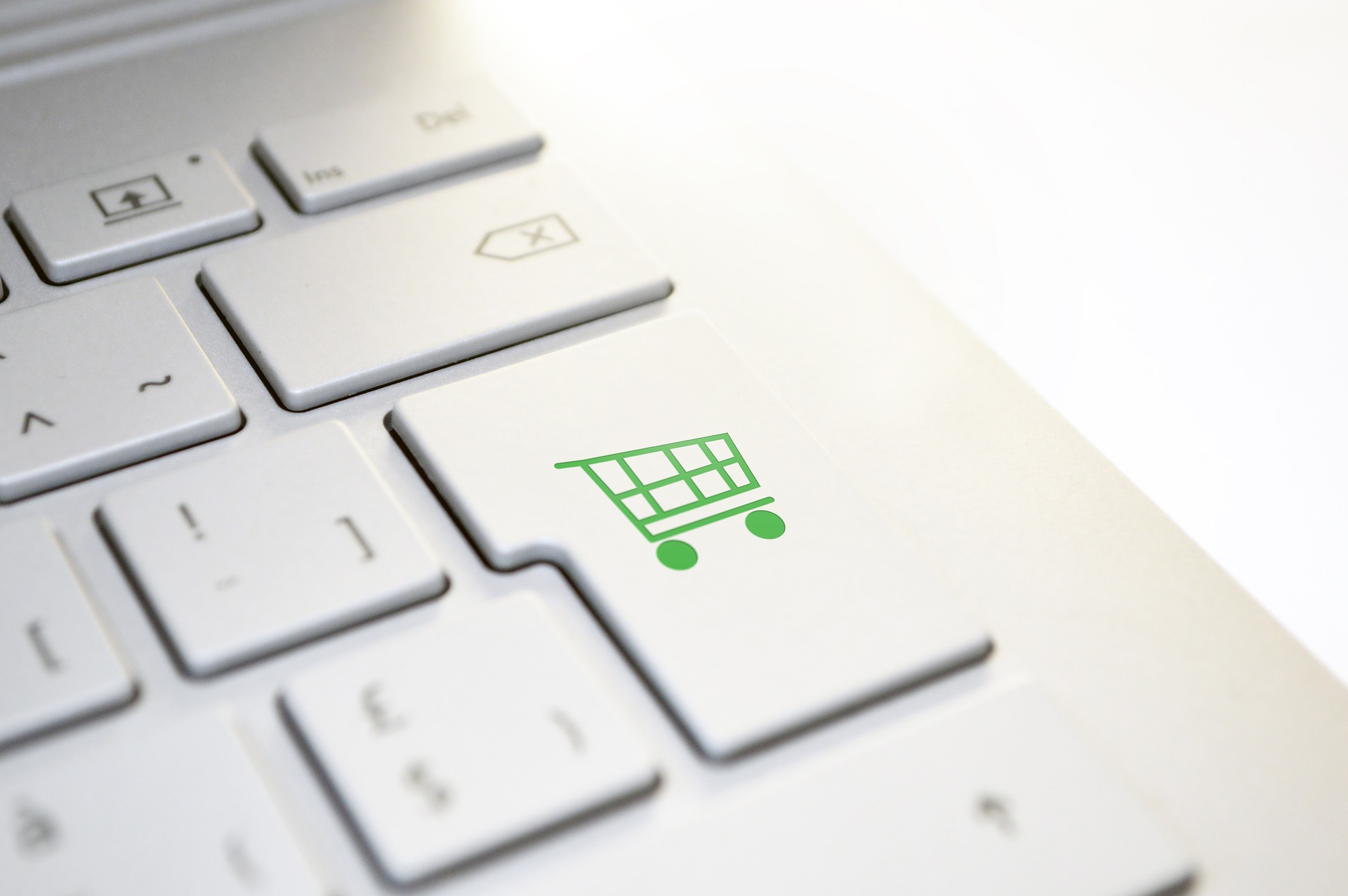 e-commerce-3692440_1920.jpg